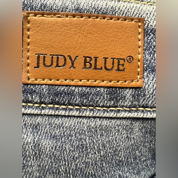 Judy Blue Light Wash Relaxed Womens Jeans- 18W - Picture 6 of 7